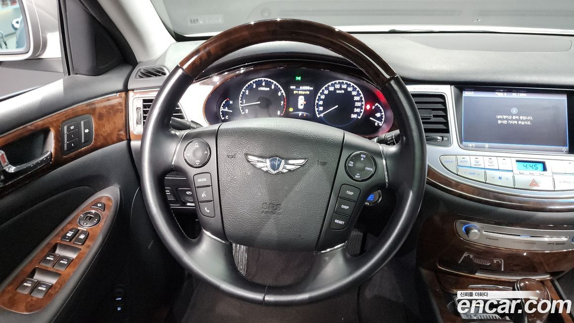 Hyundai Genesis 2011