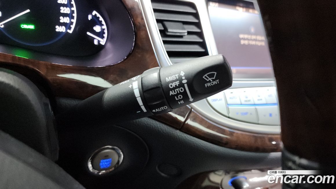 Hyundai Genesis 2011