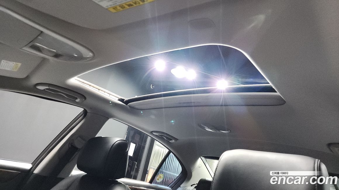 Hyundai Genesis 2011