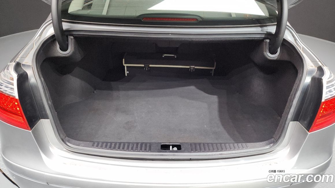 Hyundai Genesis 2011