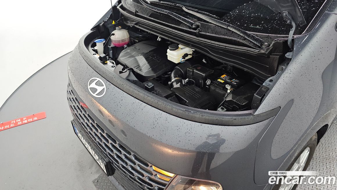 Hyundai Staria 2025