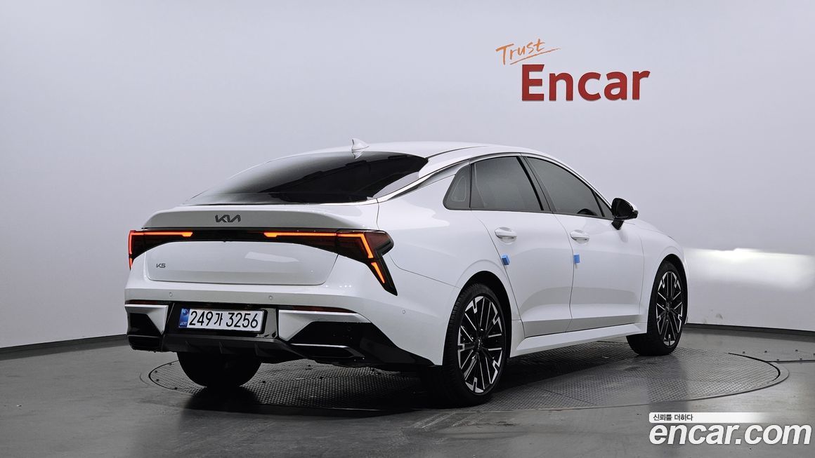 Kia K5 2025