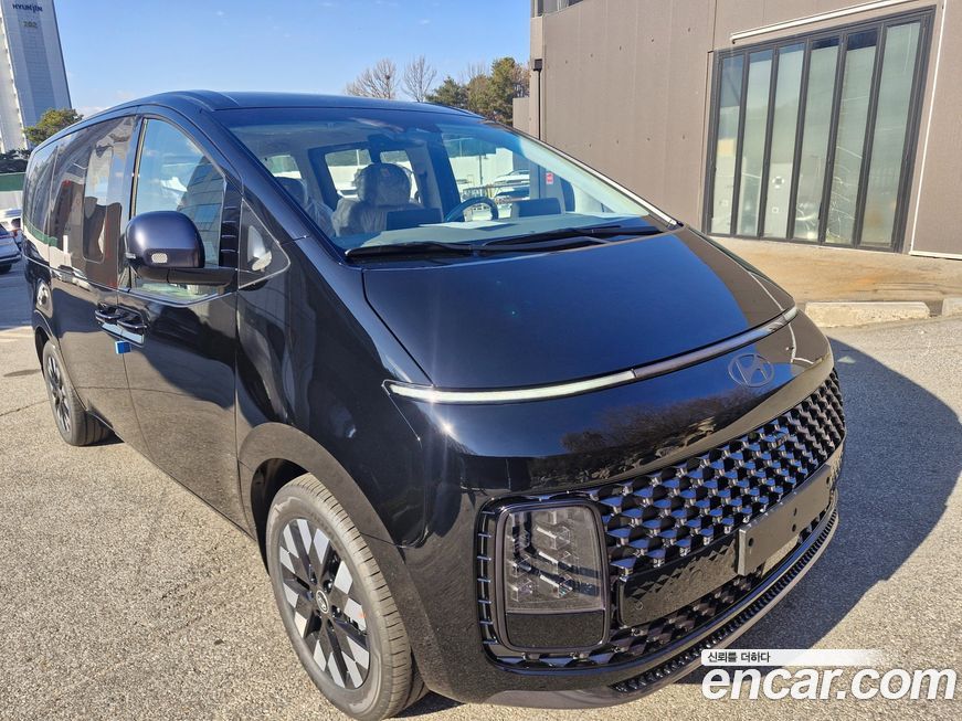 Hyundai Staria 2025