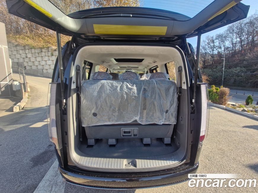 Hyundai Staria 2025