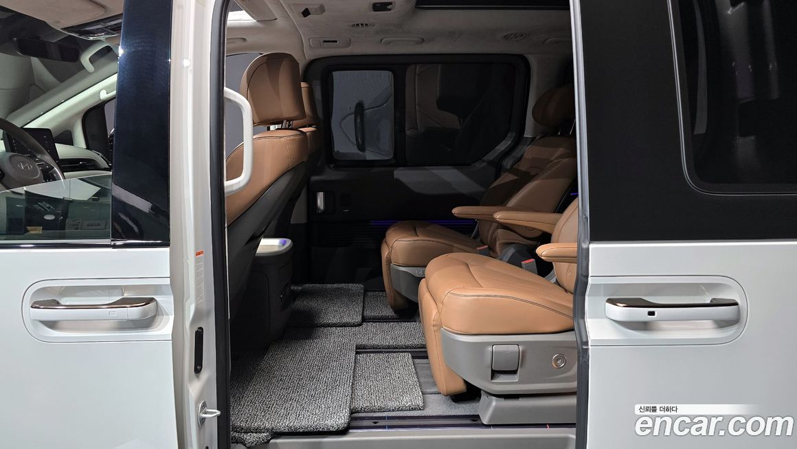Hyundai Staria 2025