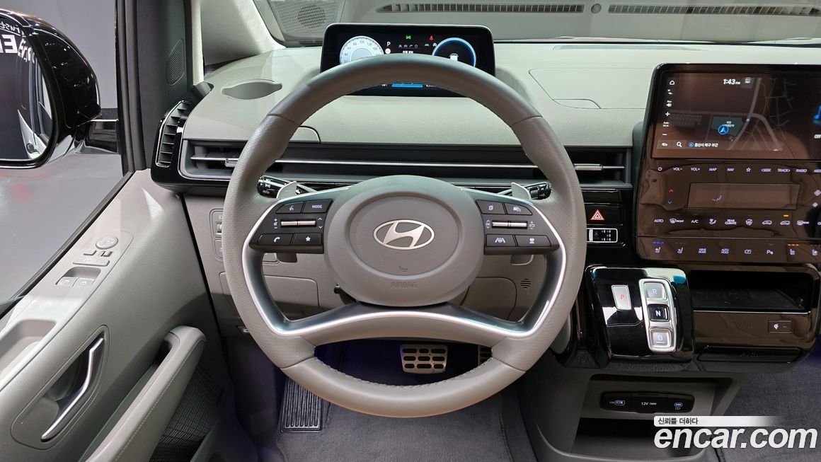 Hyundai Staria 2025