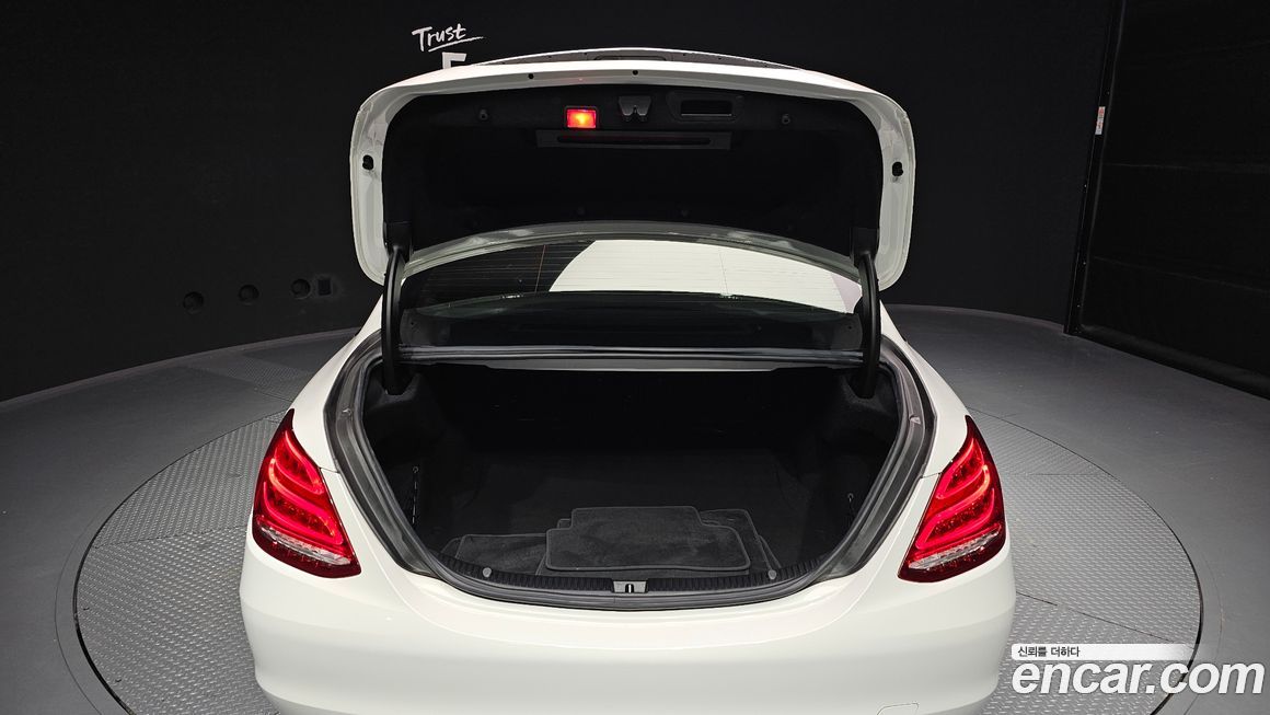 Mercedes-Benz C-Class 2016