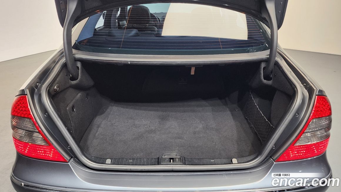 Mercedes-Benz E-Class 2008