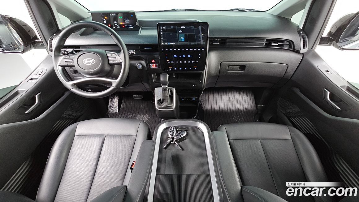 Hyundai Staria 2025