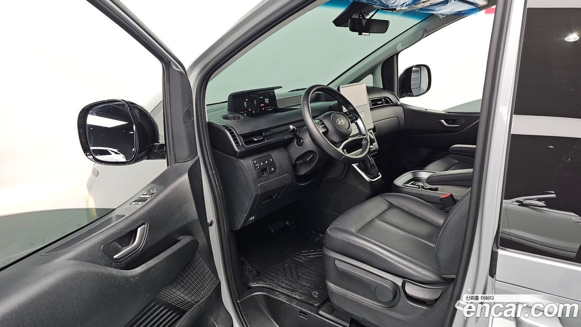 Hyundai Staria 2025