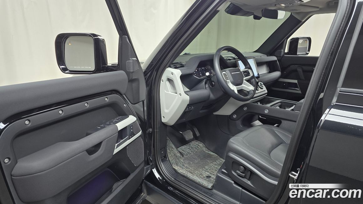 Land Rover Defender 2023