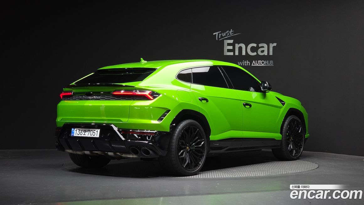 Lamborghini Urus 2025