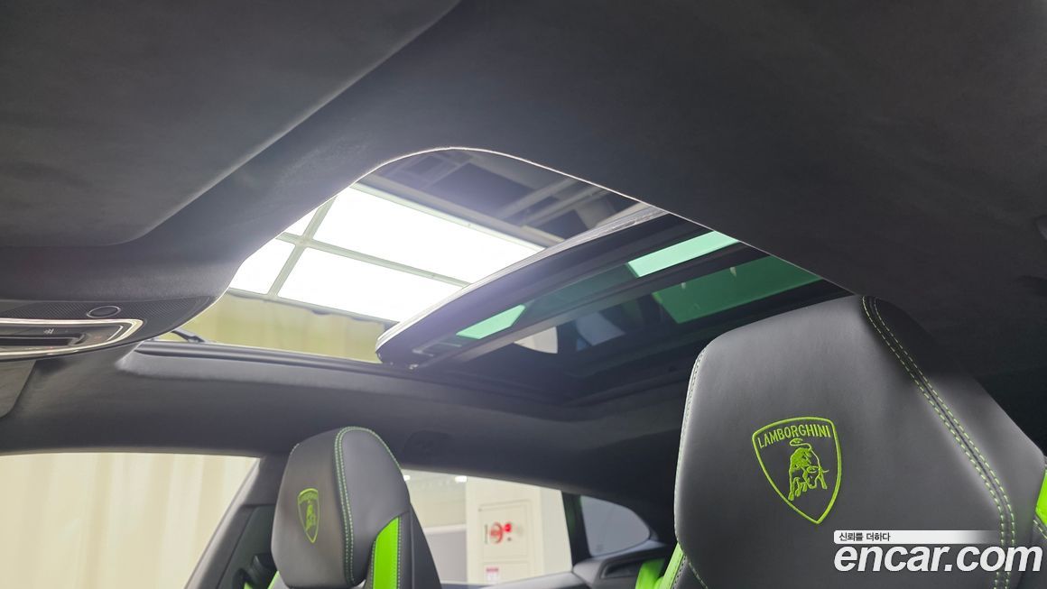 Lamborghini Urus 2025