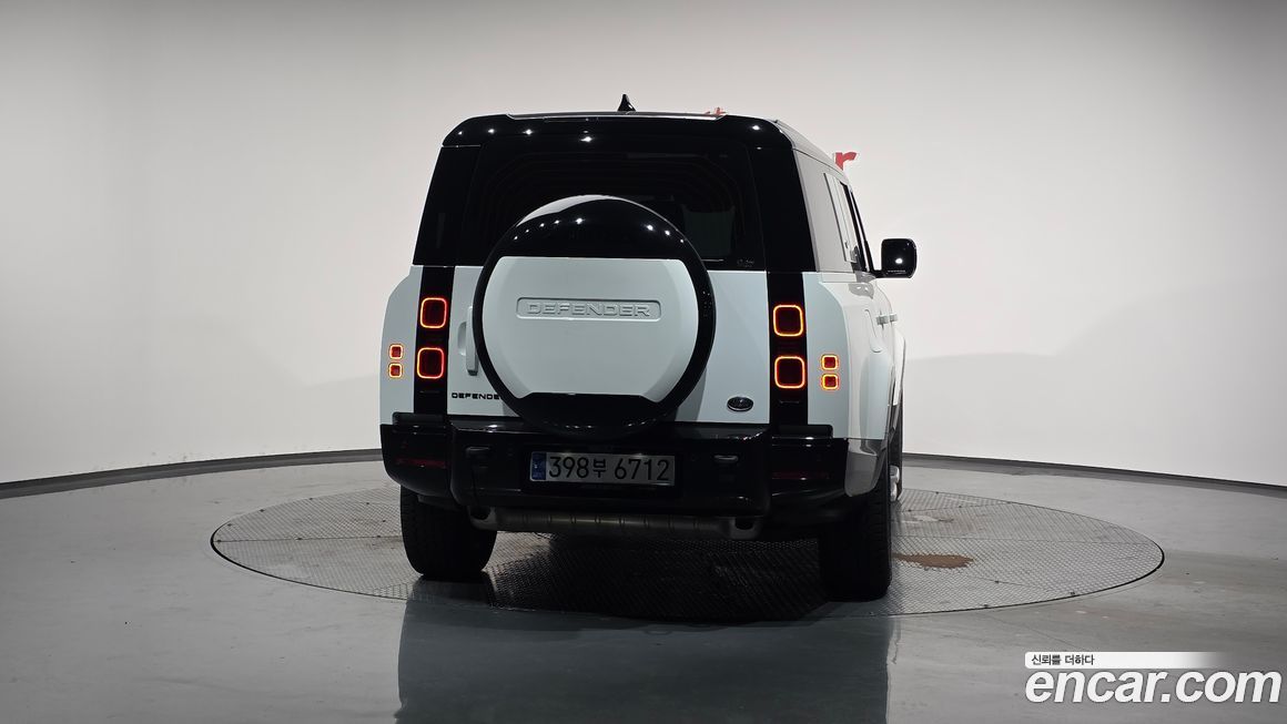 Land Rover Defender 2023