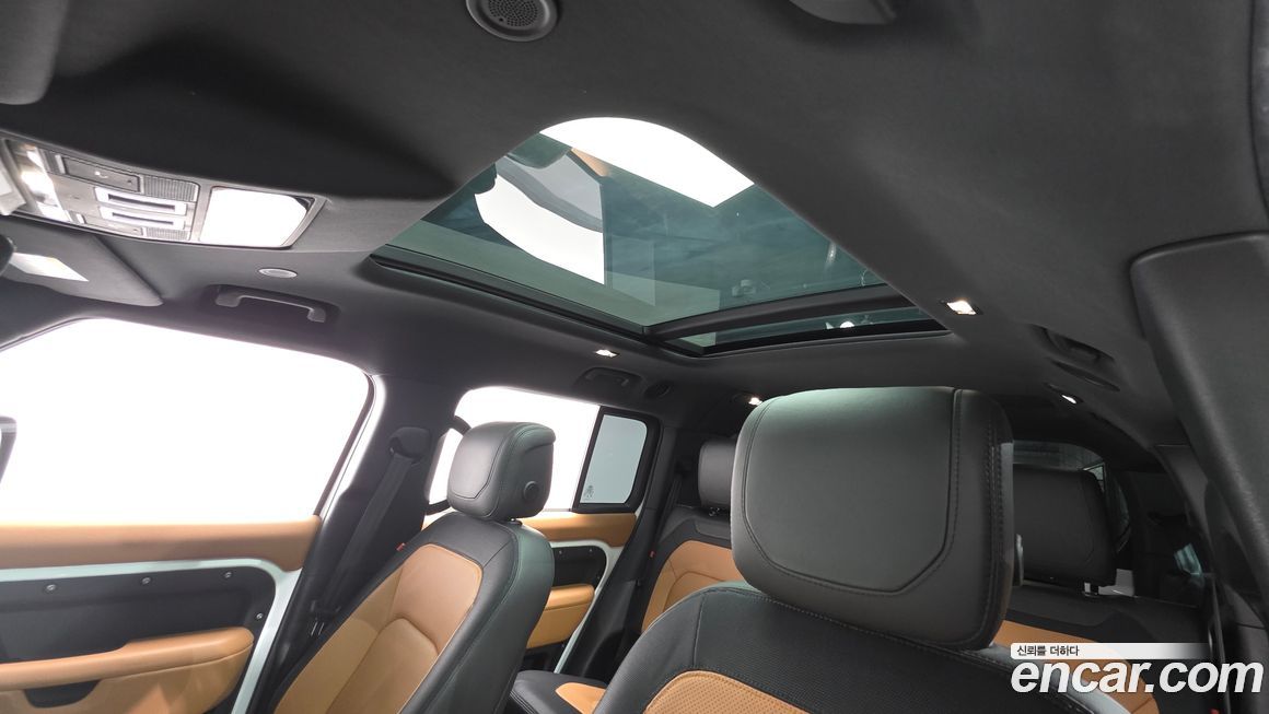 Land Rover Defender 2023