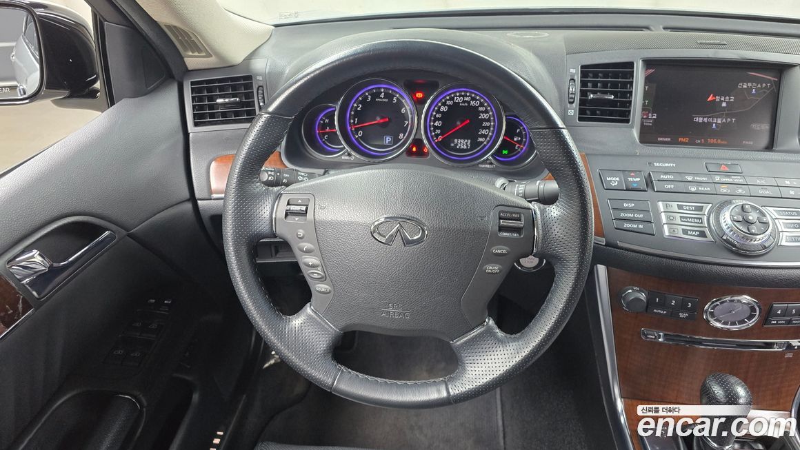 Infiniti M 2008