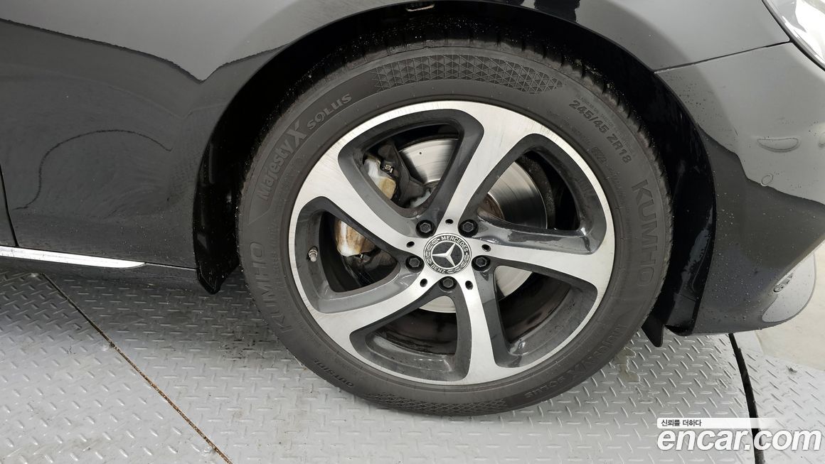 Mercedes-Benz E-Class 2020