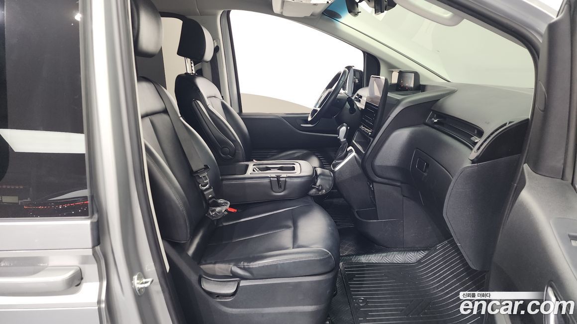 Hyundai Staria 2023