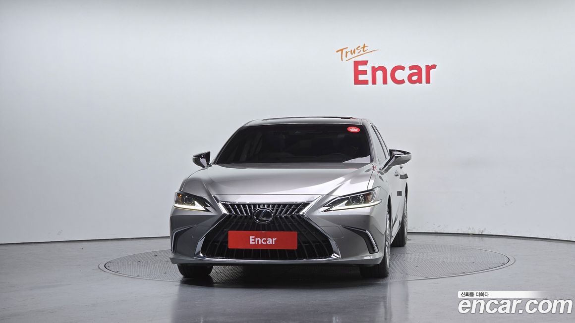 Lexus ES 2023