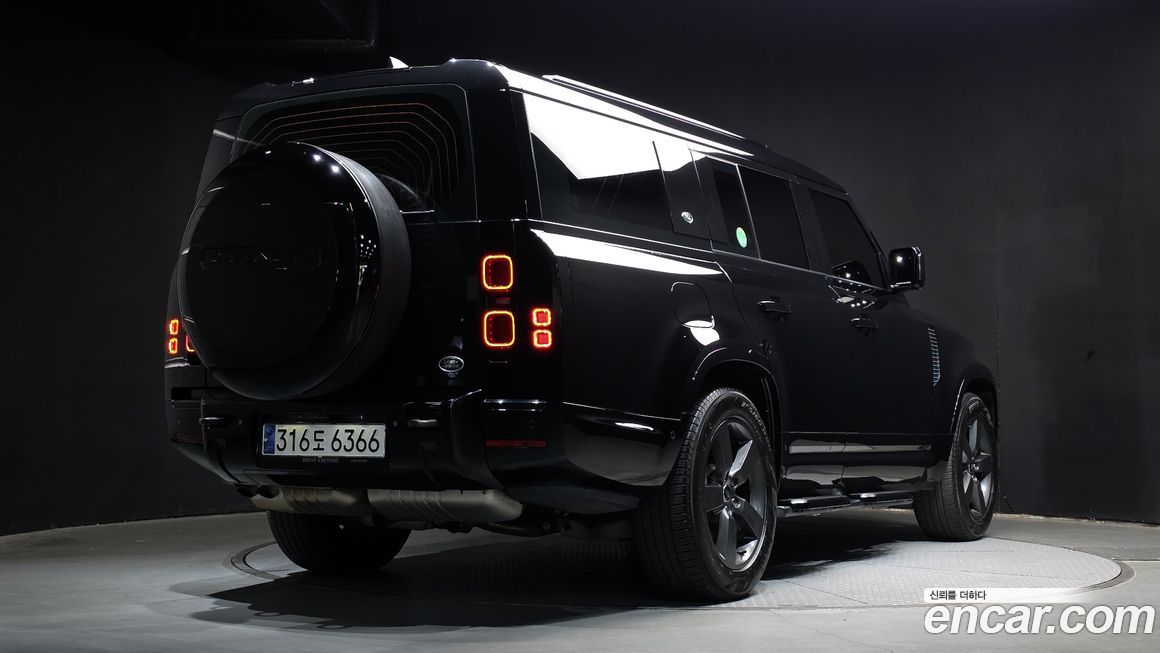 Land Rover Defender 2023