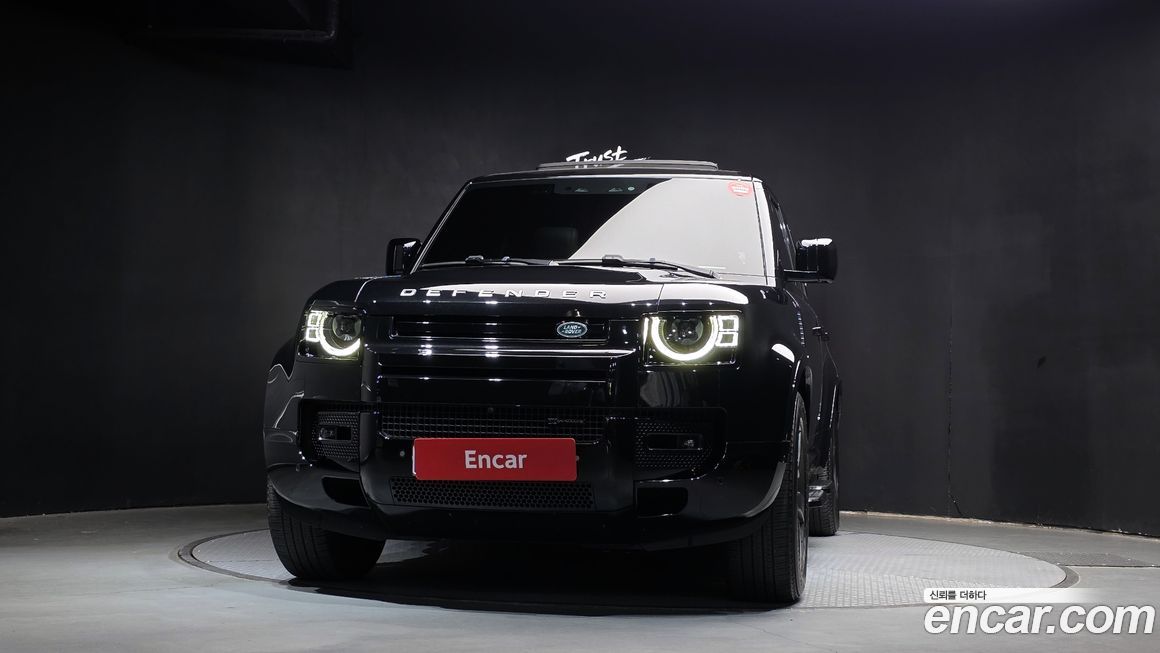 Land Rover Defender 2023