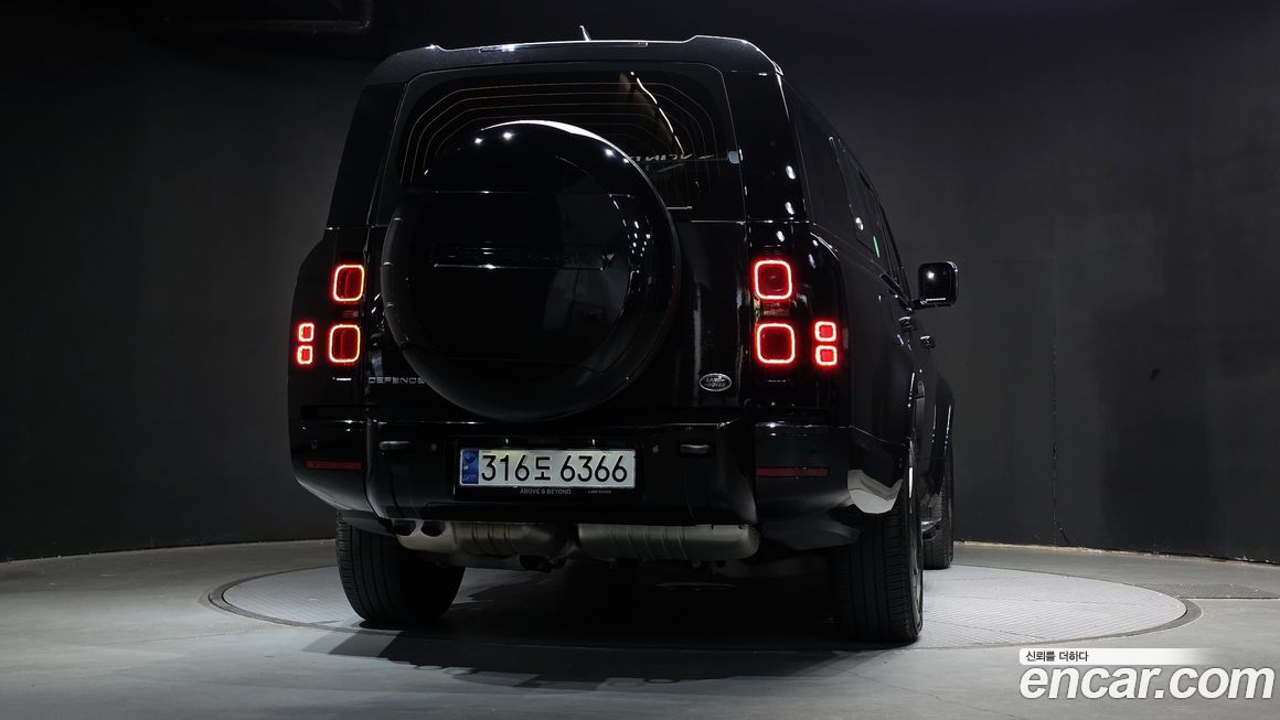 Land Rover Defender 2023