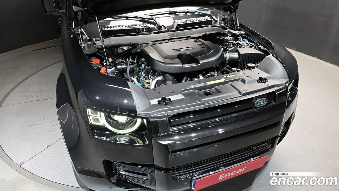 Land Rover Defender 2023