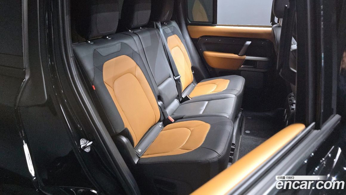 Land Rover Defender 2023