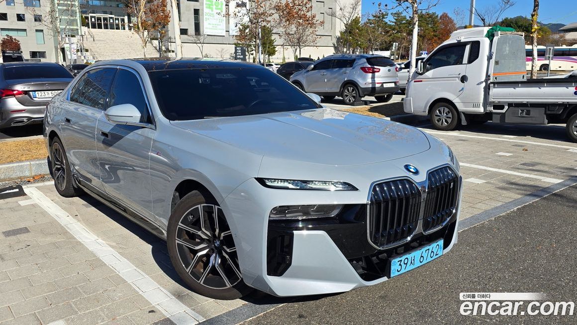 BMW i7 2023