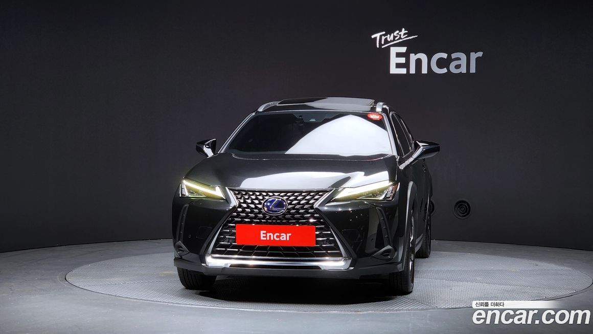 Lexus UX 2021