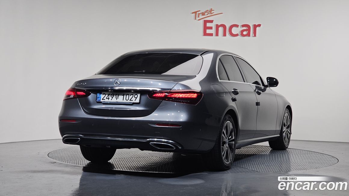 Mercedes-Benz E-Class 2021