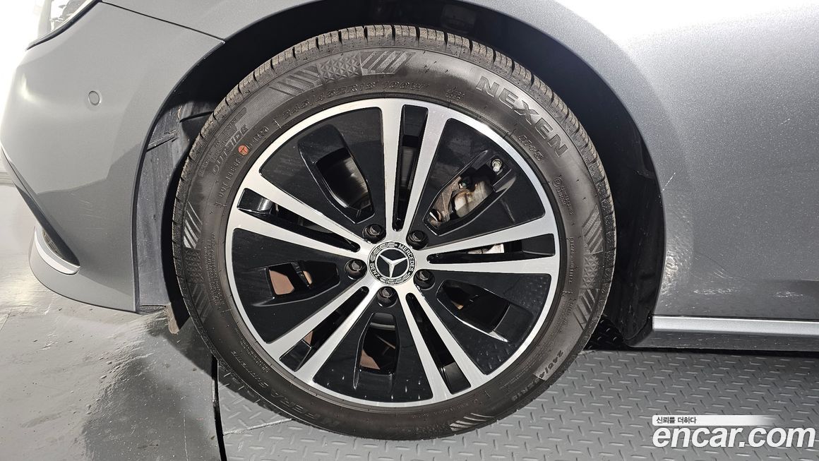 Mercedes-Benz E-Class 2021