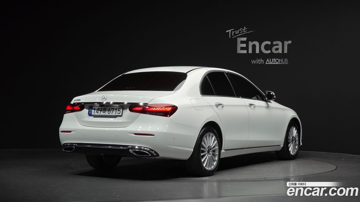 Mercedes-Benz E-Class 2022