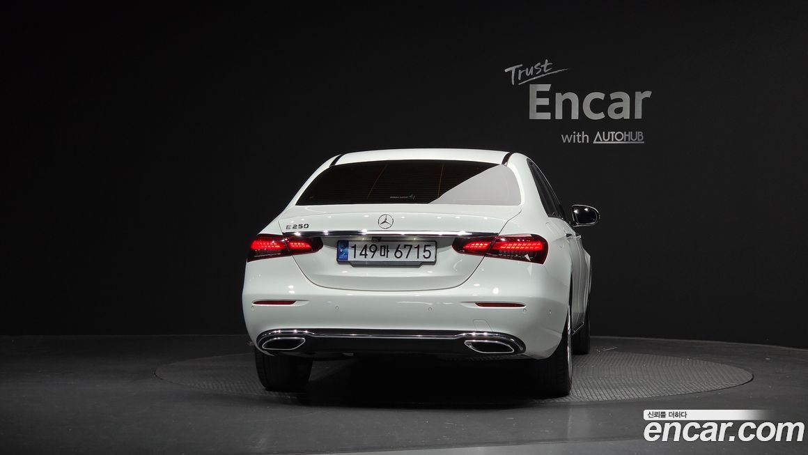 Mercedes-Benz E-Class 2022