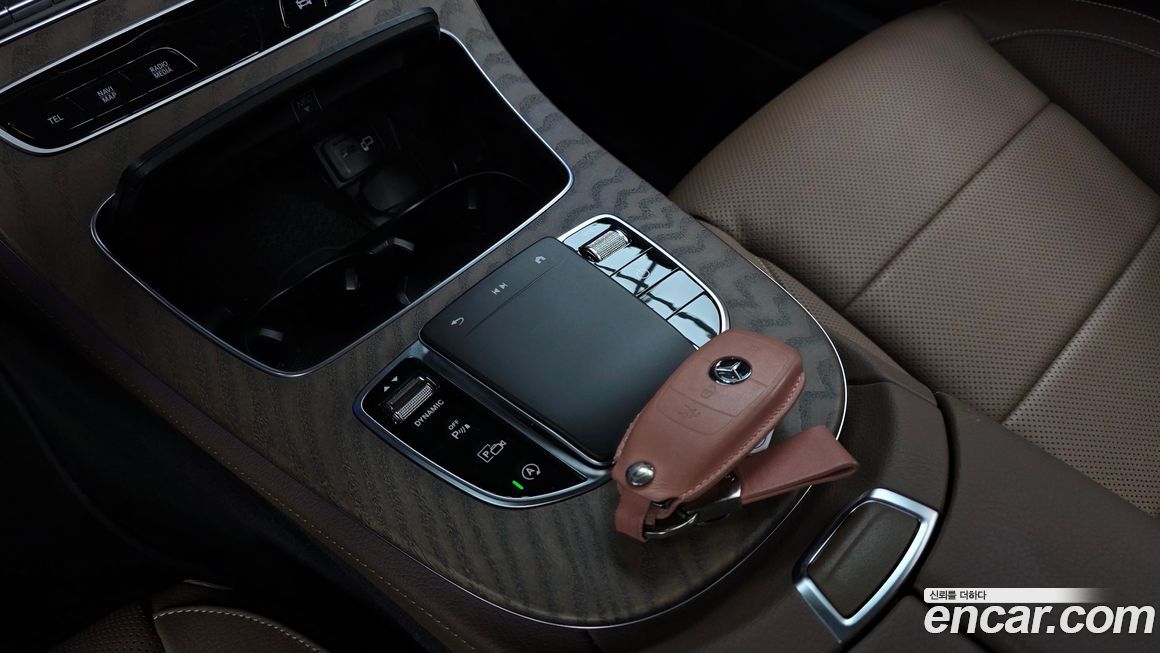 Mercedes-Benz E-Class 2022