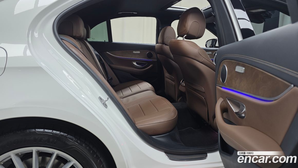 Mercedes-Benz E-Class 2022