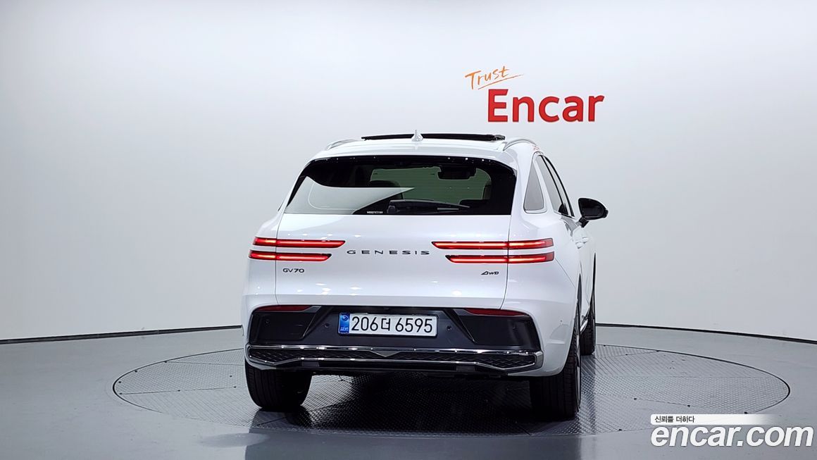 Genesis GV70 2025
