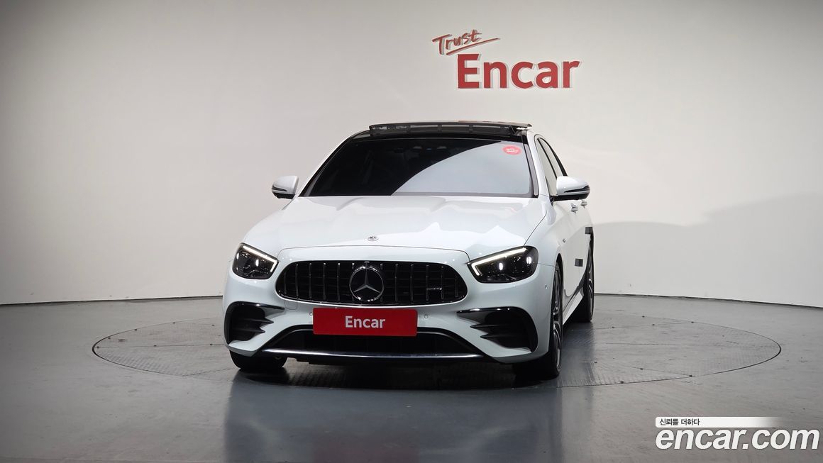 Mercedes-Benz E-Class 2022