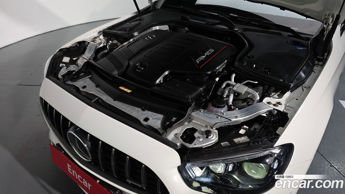 Mercedes-Benz E-Class 2022