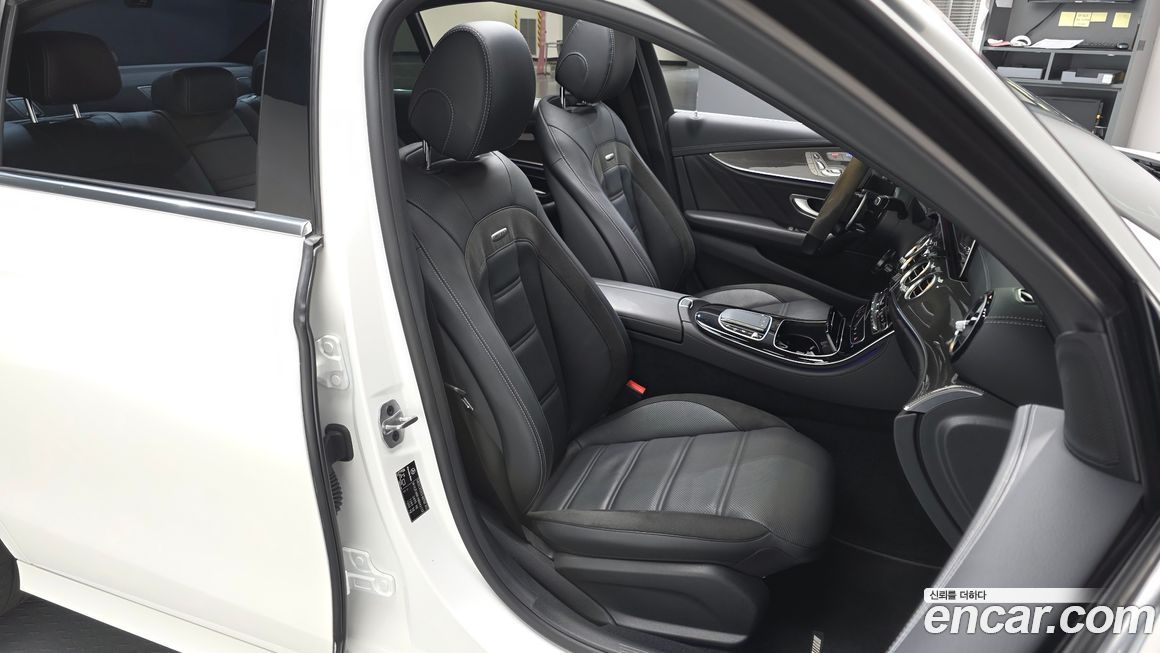 Mercedes-Benz E-Class 2022