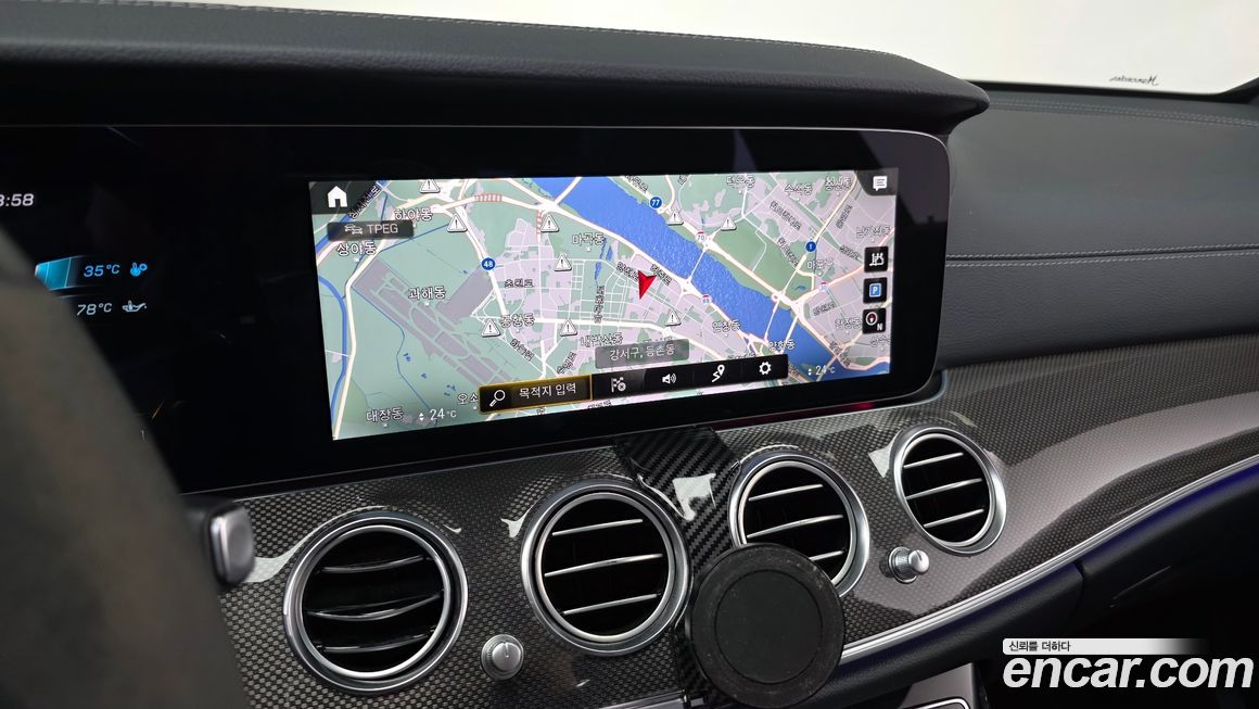 Mercedes-Benz E-Class 2022