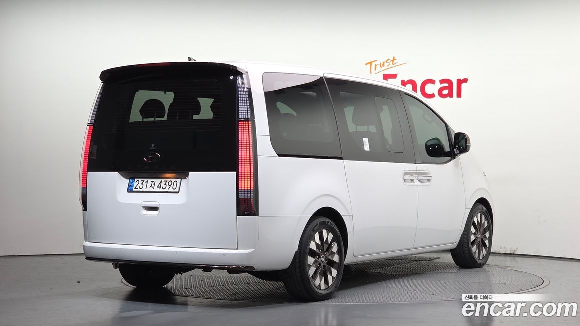 Hyundai Staria 2023