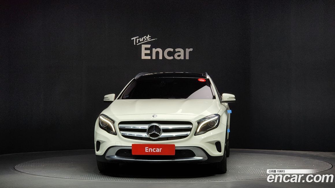 Mercedes-Benz GLA-Class 2015