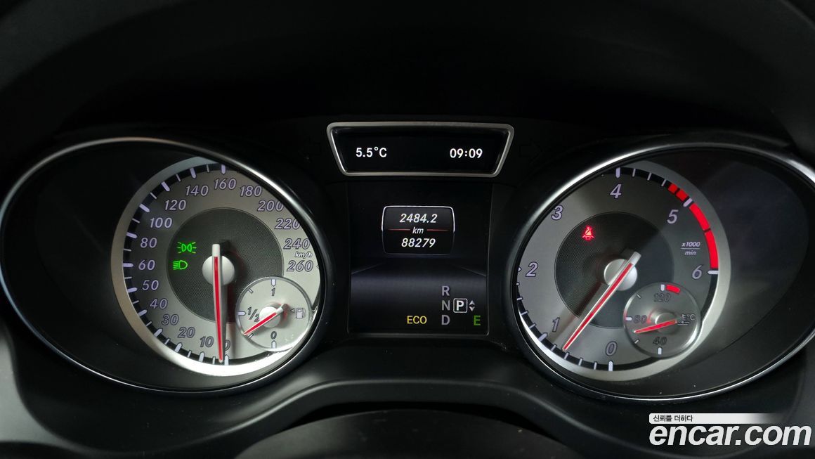 Mercedes-Benz GLA-Class 2015