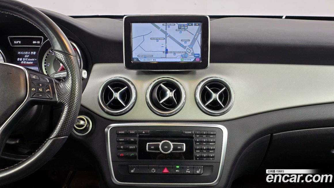 Mercedes-Benz GLA-Class 2015