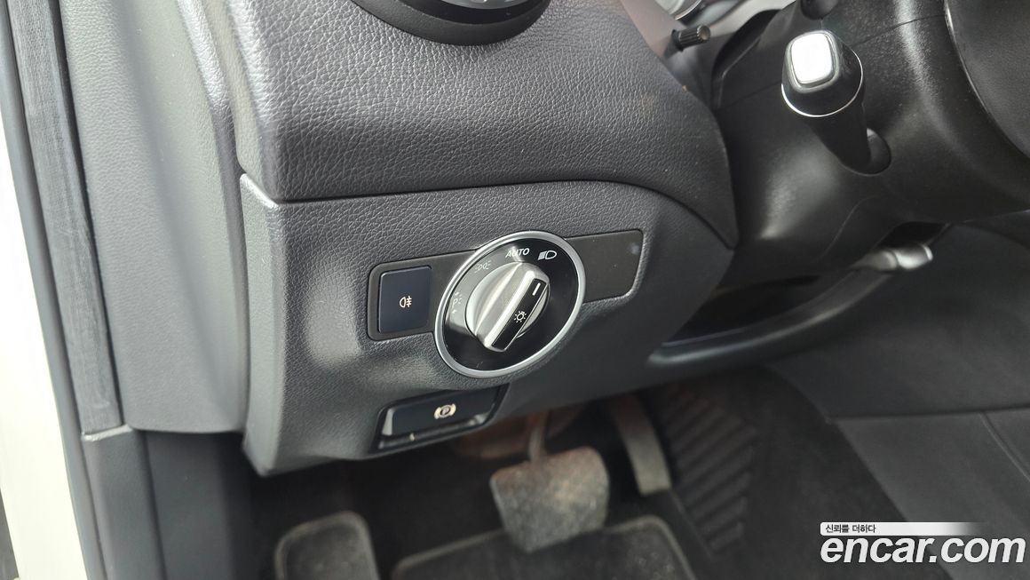 Mercedes-Benz GLA-Class 2015