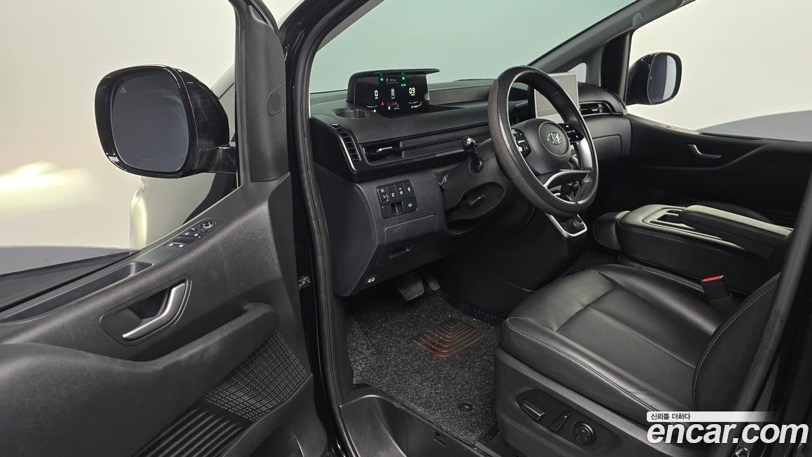 Hyundai Staria 2023