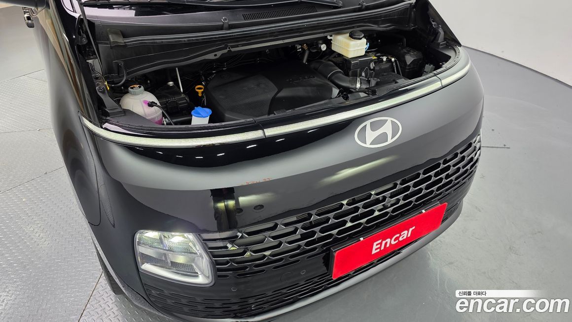 Hyundai Staria 2025