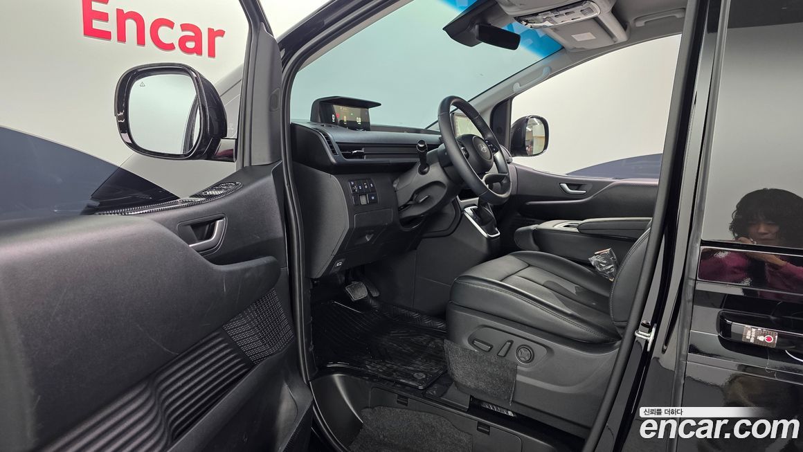 Hyundai Staria 2025
