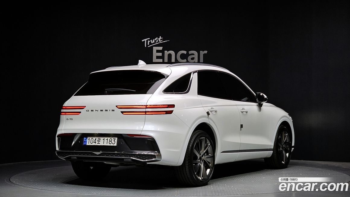 Genesis GV70 2025
